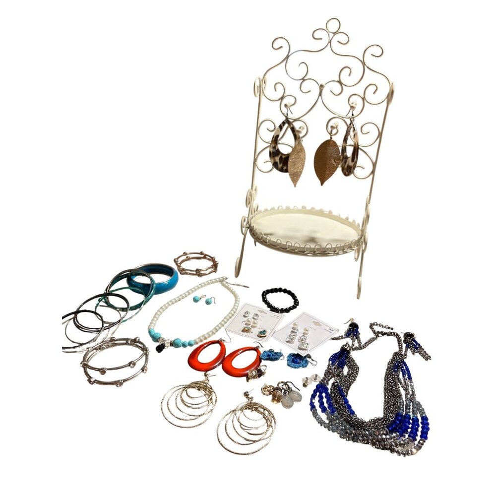 Assorted Jewelry Lot With Earrings Necklaces Bracelets & Display Stand In Mixed